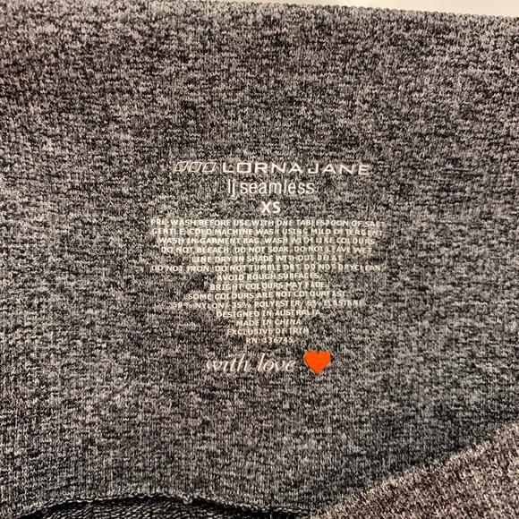 Lorna Jane Seamless Capris - Picture 5 of 6